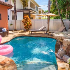 Miami Lakes Retreat: Heated Pool & Kids Play Area