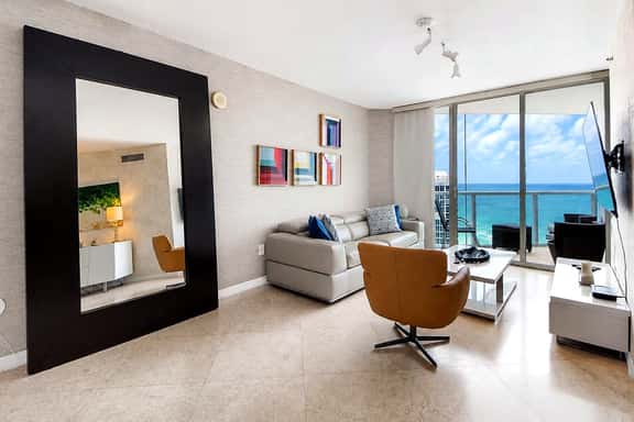 29th Floor Oceanfront 3BR 3 Terraces - Image 1
