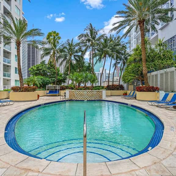 Bayfront Vizcayne Condo w Pool & Free Parking - Image 1