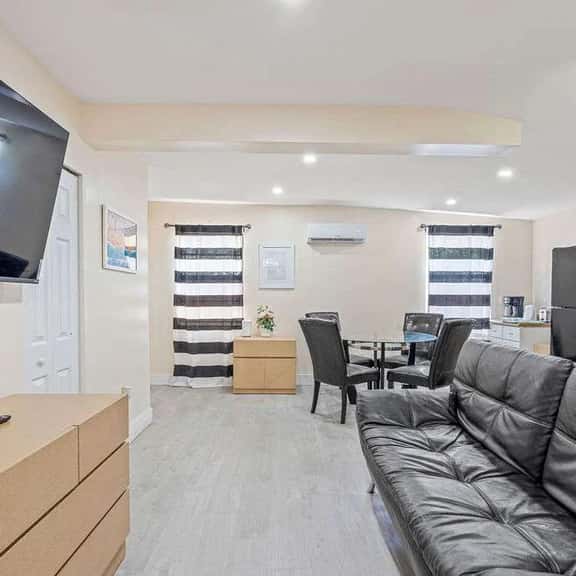 Private 2BR Miami Home Near MIA & Downtown - Image 1