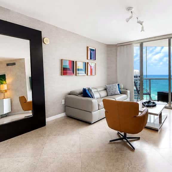 29th Floor Oceanfront 3BR 3 Terraces - Image 1